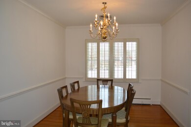 1128 Custis St, Alexandria, VA 22308 - photo 3
