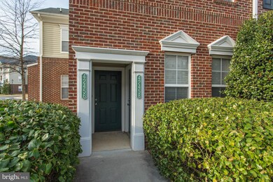 42458 Hollyhock Terrace unit 42458, Ashburn, VA 20148 - photo 2