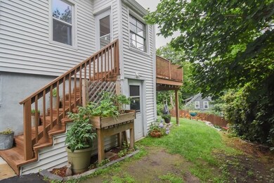 8 Stratfield St, Worcester, MA 01604 - photo 2