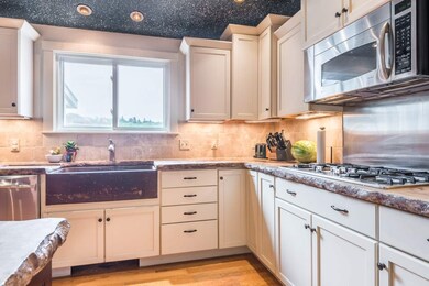 717 Hilltop Rd, Littleton, NH 03561 - photo 7