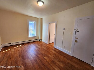 554 N 5th St unit 1, Stroudsburg, PA 18360 - photo 5