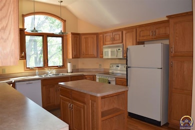 3716 SW Brooklawn Cir, Topeka, KS 66610 - photo 6