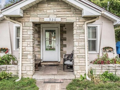 920 Hartford Ave, Des Moines, IA 50315 - photo 2