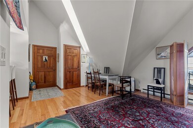 11 Catherine St unit B, Newport, RI 02840 - photo 2