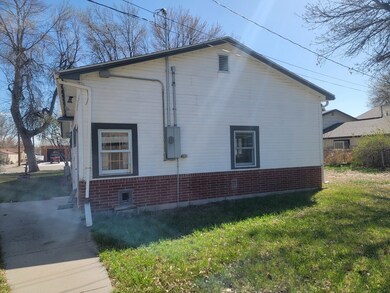 712 B St, Basin, WY 82410 - photo 5