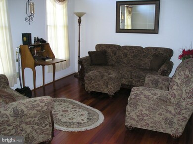 1369 Lindsay Ln, Hagerstown, MD 21742 - photo 5