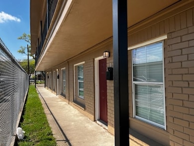514 Houston St unit 3, Rosenberg, TX 77471 - photo 2