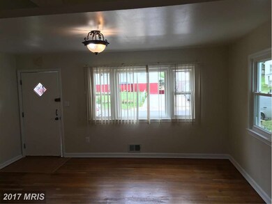 5706 Somerset Rd, Riverdale, MD 20737 - photo 6