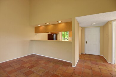 KITCHEN BAR TOP TO ENTRY