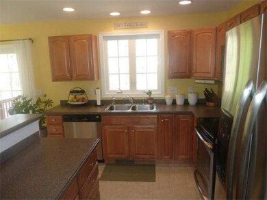 19 Daffodil Ct unit 19, South Grafton, MA 01560 - photo 5