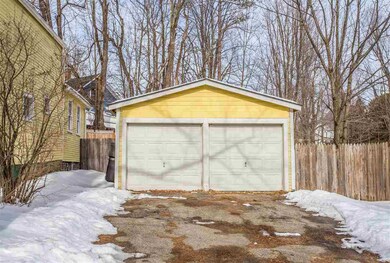 2-car Detached Garage