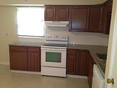 1686 Peardale Rd N, Columbus, OH 43229 - photo 4