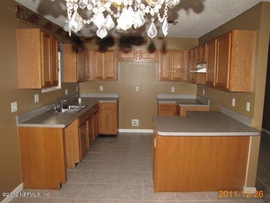 1420 Old Middleburg Rd N, Jacksonville, FL 32210 - photo 4