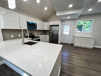 45 Florida St, Springfield, MA 01109 - photo 7