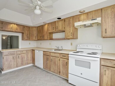 17 Palmer Street, Unit 3, Cos Cob