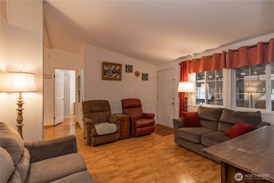 900 29th St SE unit D-11, Auburn, WA 98002 - photo 5