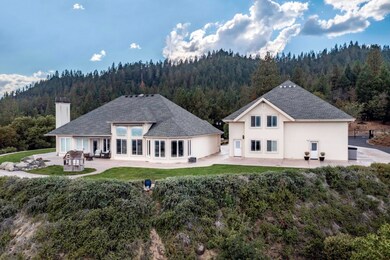 2407 Johns Peak Rd, Central Point, OR 97502 - photo 2