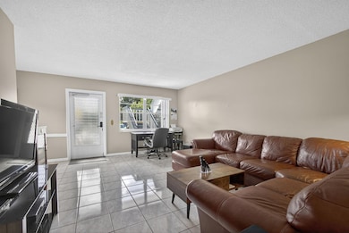 64 Canterbury C, West Palm Beach, FL 33417 - photo 4