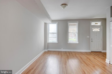 207 S Tremont Rd, Baltimore, MD 21229 - photo 2