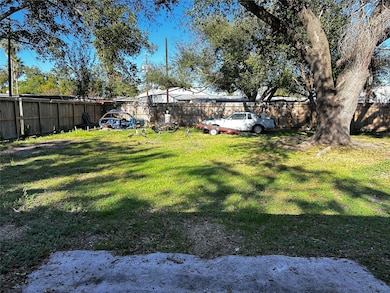 8418 Sonneville Dr, Houston, TX 77080 - photo 3