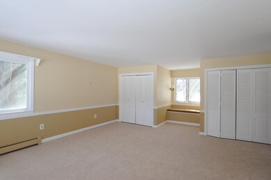 Mster BR window seat.JPG