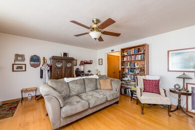 2313 9th Pkwy, Waukegan, IL 60085 - photo 4