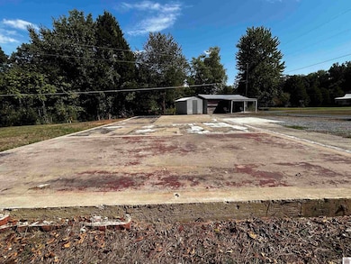 1762 Mayfield Rd, Wickliffe, KY 42087 - photo 2