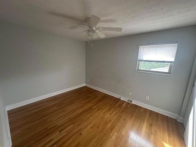 4871 Dierker Rd, Columbus, OH 43220 - photo 5