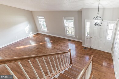 2840 Edgelea Rd, Vienna, VA 22181 - photo 4