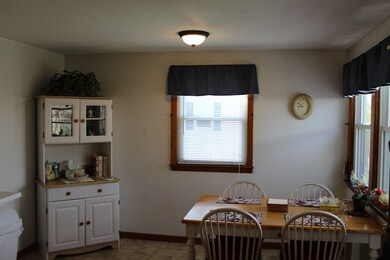 166 Old Marsh Hill Rd, Dracut, MA 01826 - photo 3