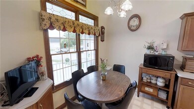 Eat-in kitchen