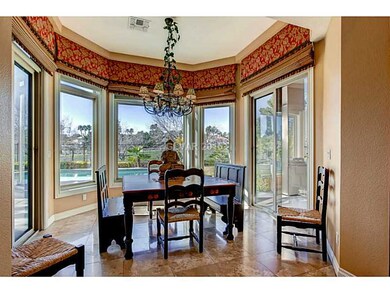 Kitchen. Quaint breakfast nook