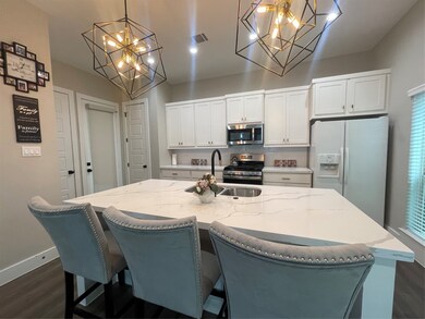 8211 Coffee St, Houston, TX 77033 - photo 5