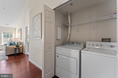 11506 Sperrin Cir unit 404, Fairfax, VA 22030 - photo 7
