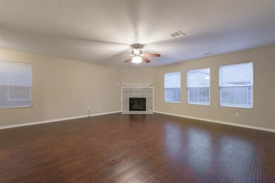 9926 Swallow Dr, Conroe, TX 77385 - photo 2