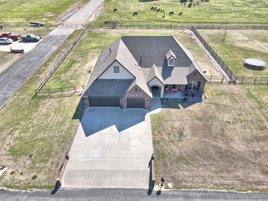 enjoy country living close to town