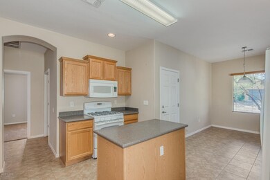 Kitchen and Eat-In