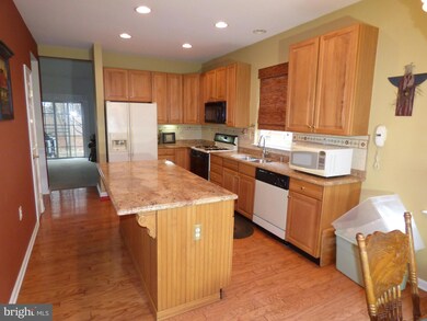 54 Black Eyed Susan Rd unit 323, Langhorne, PA 19047 - photo 4