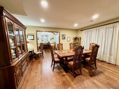 2701 Kensington Way, Bartlesville, OK 74006 - photo 3