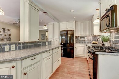 8807 Walnut Hill Rd, Chevy Chase, MD 20815 - photo 7