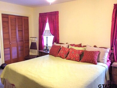 926 926 E Hudson St, Tyler, TX 75701 - photo 6