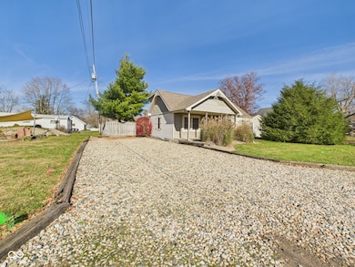 2916 Market St, Pendleton, IN 46064 - photo 2