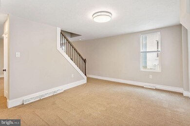 422 S 3rd St, Chambersburg, PA 17201 - photo 5