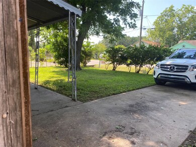 231 Burress St, Houston, TX 77022 - photo 2