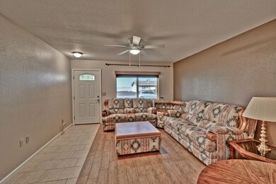13689 N Garden Court Dr unit 15C, Sun City, AZ 85351 - photo 4