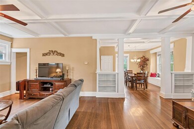 Bright open floor plan!