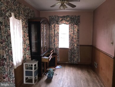 1028 Middlesex Rd, Essex, MD 21221 - photo 3