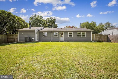 2415 Lodge Farm Rd, Sparrows Point, MD 21219 - photo 7