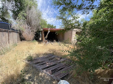 View of yard with an outdoor structure