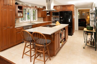 287 E Dunstable Rd, Nashua, NH 03062 - photo 4